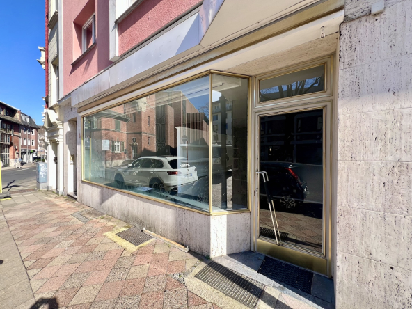 Ladenlokal in Aachen Aussenansicht ohne Markise