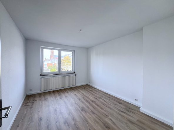 Schlafzimmer hinten rechts mit Blick auf Josefskirche