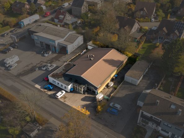 Ansicht der Lagerhalle in Roetgen aus der Vogelperspektive seitlich