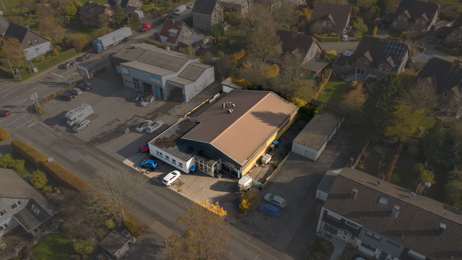 Ansicht der Lagerhalle in Roetgen aus der Vogelperspektive seitlich