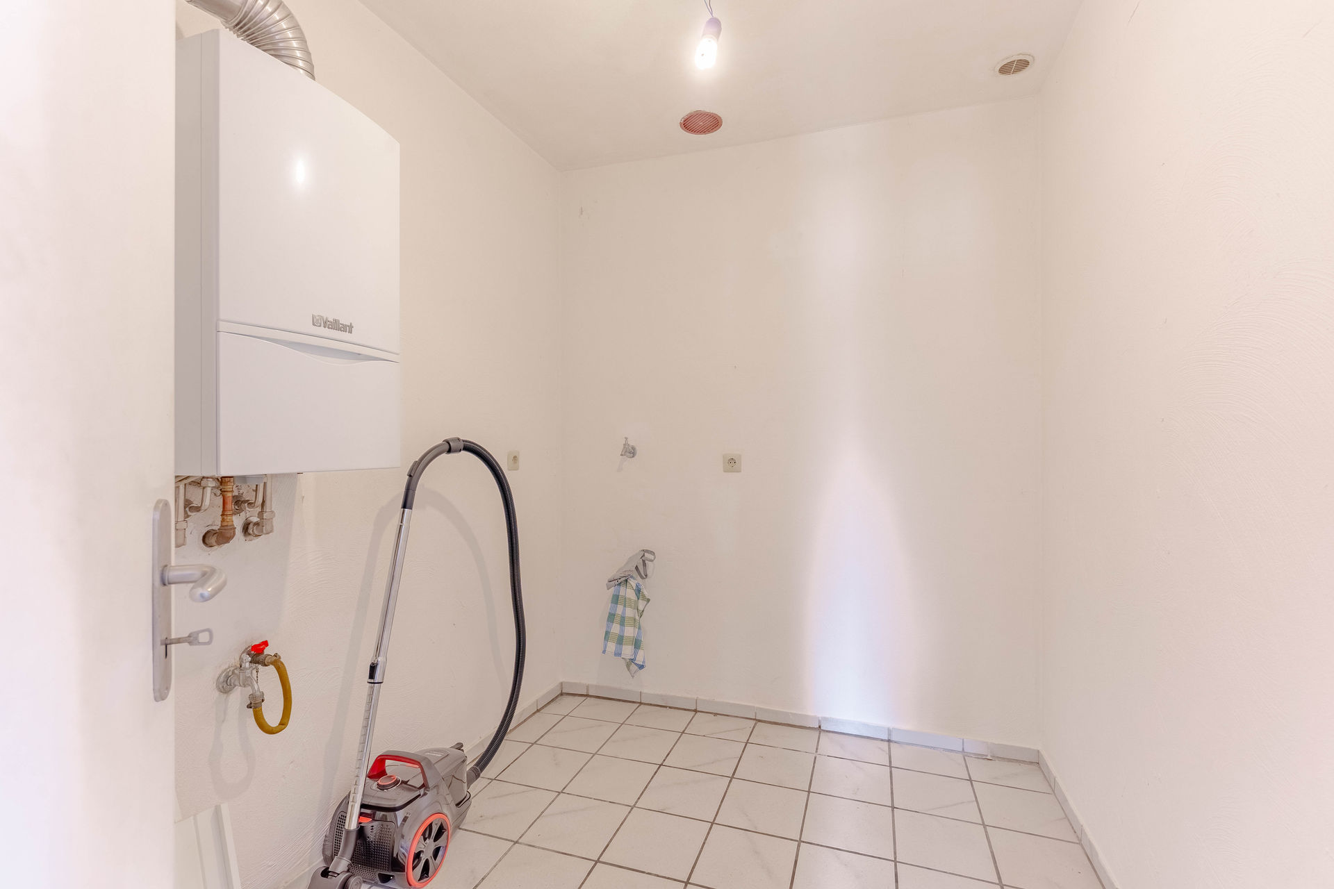 Abstellraum DG Wohnung Stolberg Aachen Heizungsraum