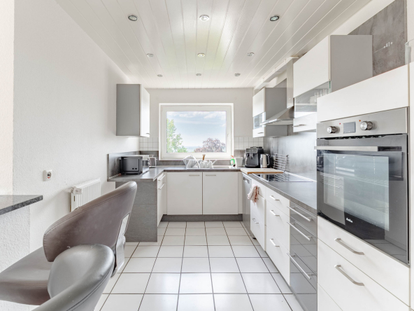 Wunderschöne moderne Einbauküche Stolberg Dachgeschosswohnung
