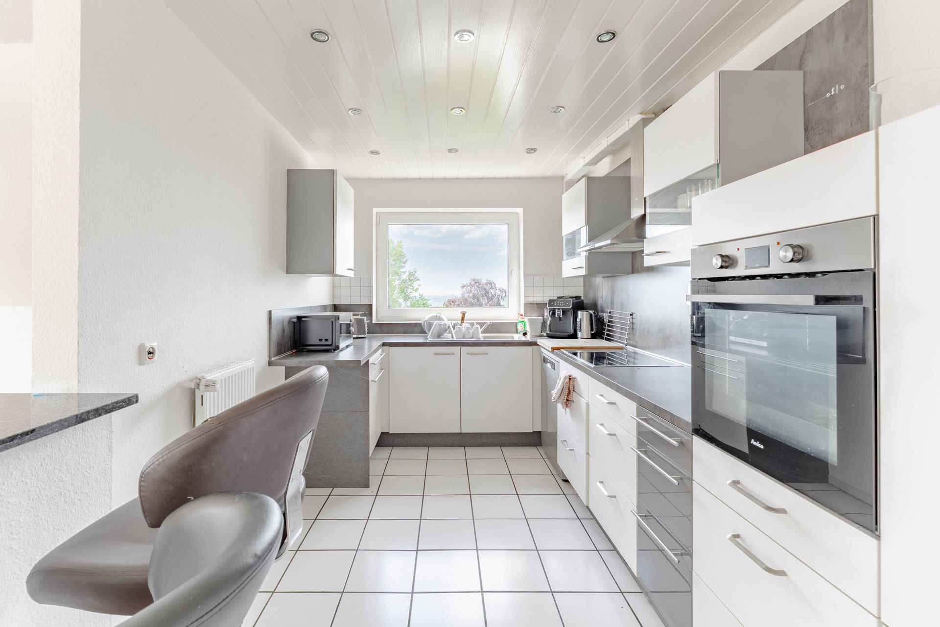 Wunderschöne moderne Einbauküche Stolberg Dachgeschosswohnung