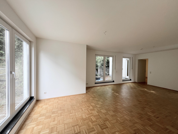 Wohnung in Kornelimünster Wohnzimmer mit Parkettboden