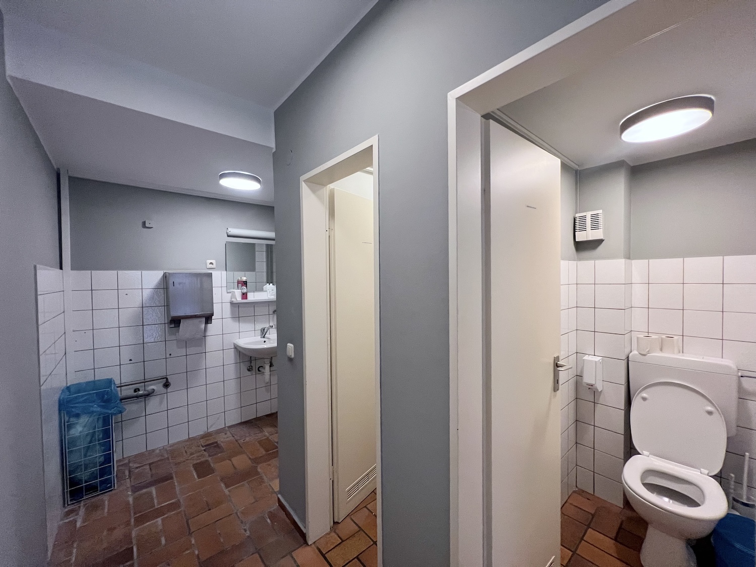 Gewerbeeinheit-in-Aachen Gebäude D Toiletten