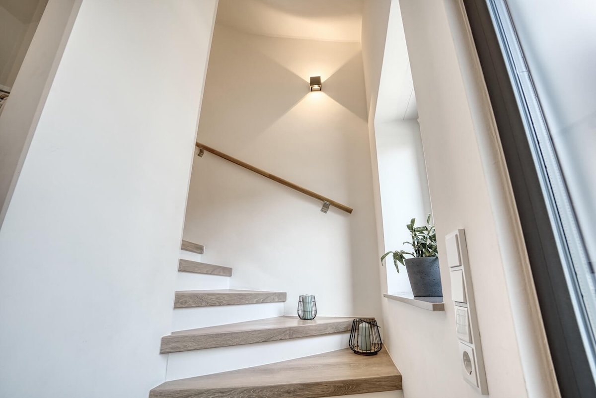 Treppenhaus mit Treppe nach oben