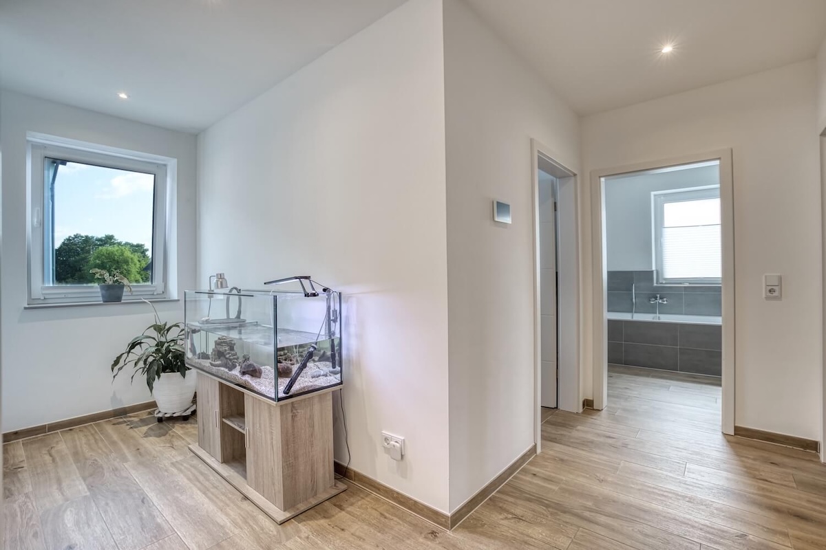 Flur 1 OG mit Aquarium