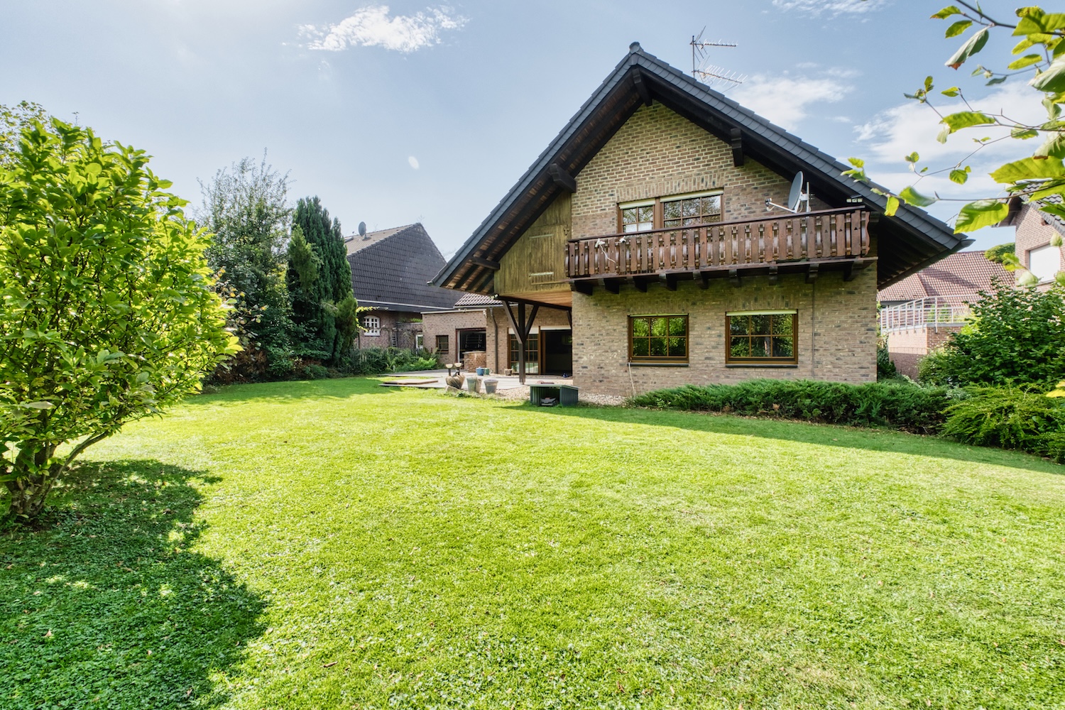 Hausansicht von der Seite