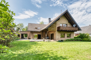 Haus kaufen in Rott Gartenansicht mit Wiese